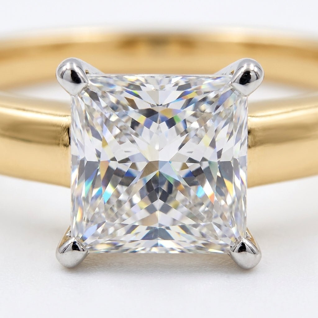 SOL-050P-0LD Princess solitaire engagement ring macro-sparkle