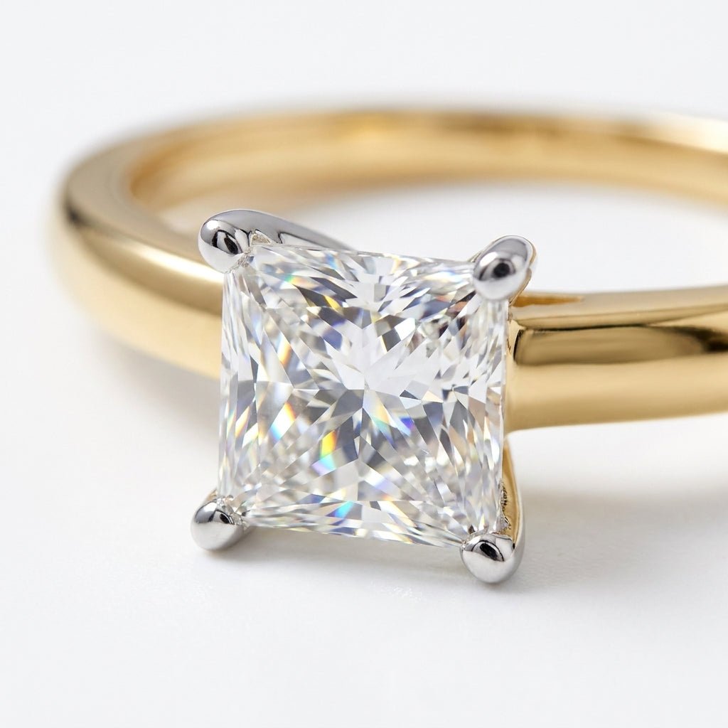 SOL-075P-0LD Princess solitaire engagement ring macro-sparkle