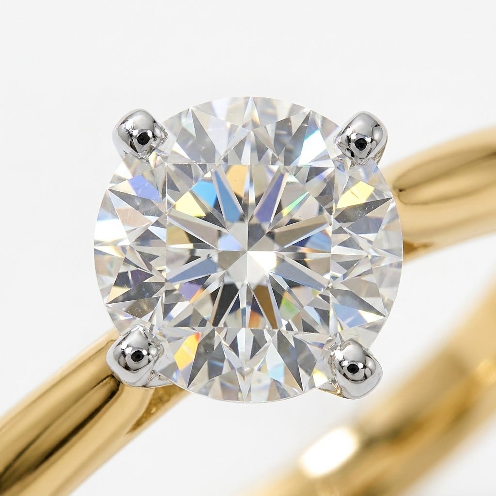 SOL-075R-0LD Round solitaire engagement ring macro-sparkle