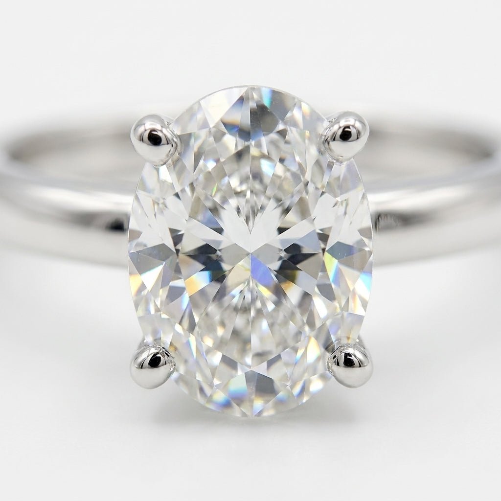 SOL-200O-0WLD Oval solitaire engagement ring macro-sparkle