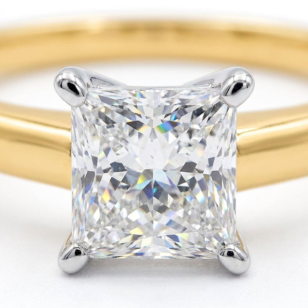 SOL-150P-0LD Princess solitaire engagement ring macro-sparkle