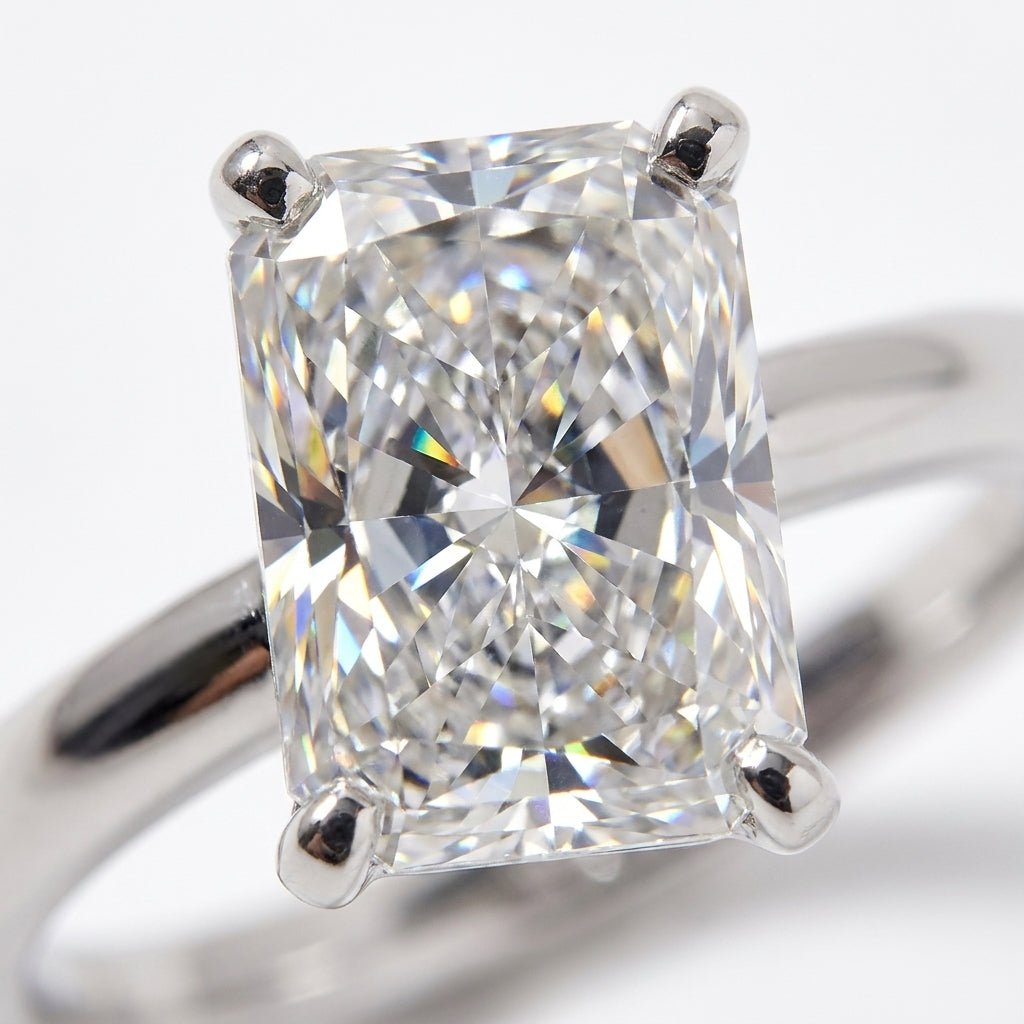 SOL-250RA-0WLD Radiant solitaire engagement ring macro-sparkle