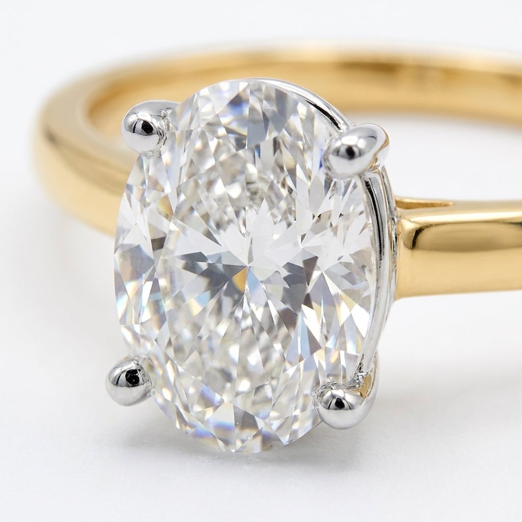 SOL-200O-0LD Oval solitaire engagement ring macro-sparkle