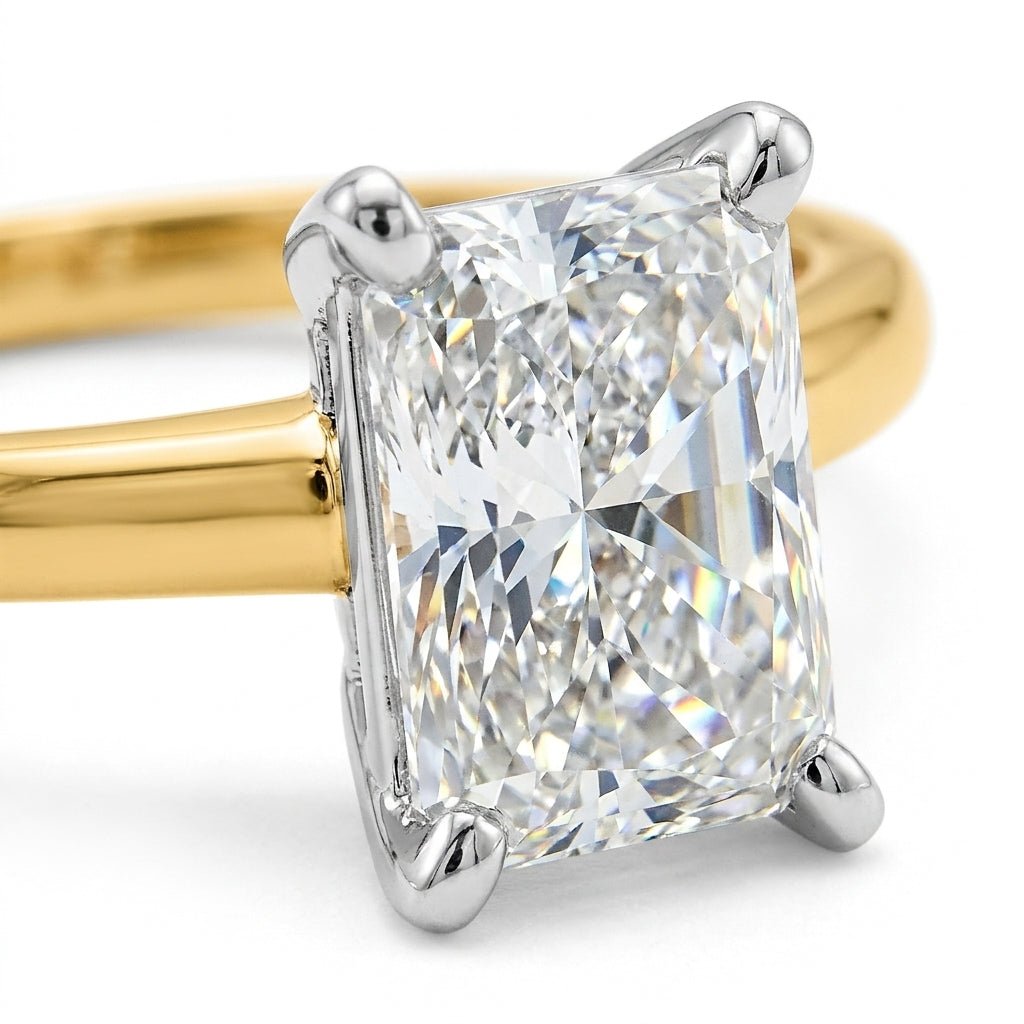 SOL-200RA-0LD Radiant solitaire engagement ring macro-sparkle