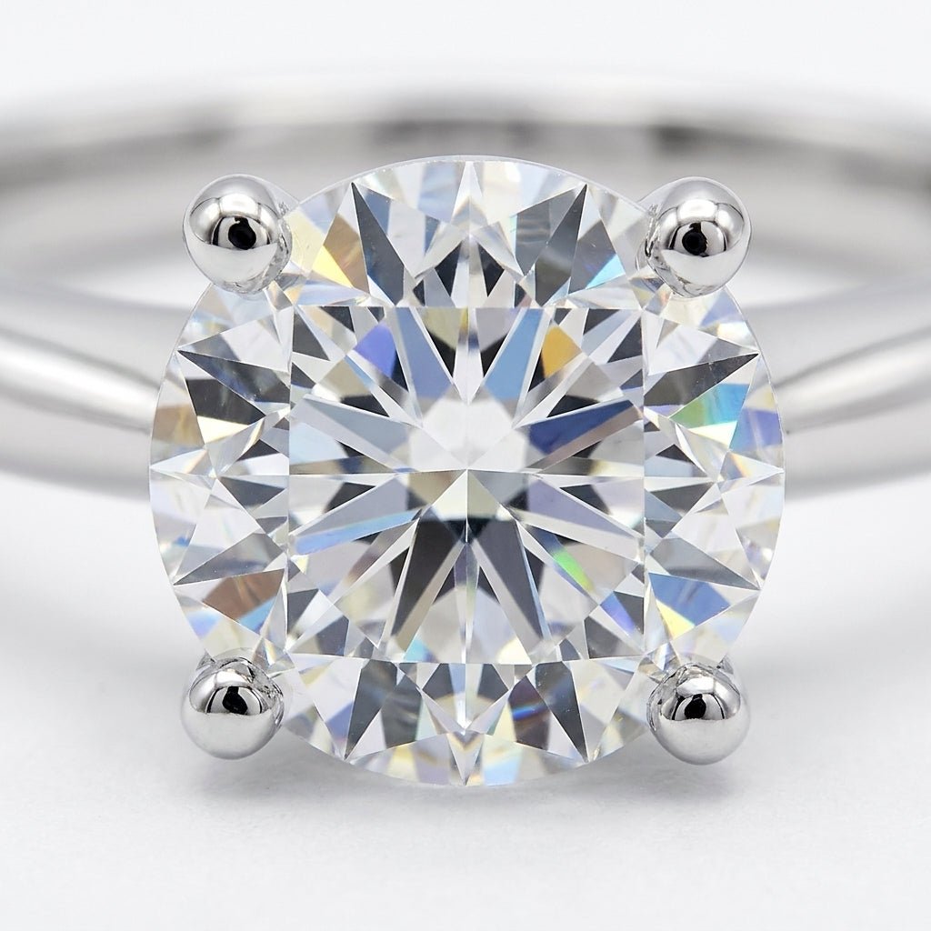 RM12560C-WLD Round solitaire engagement ring macro-sparkle