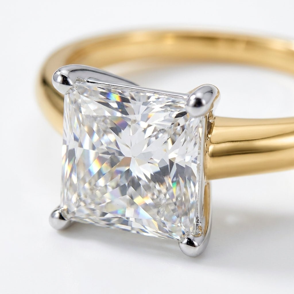 SOL-300P-0LD Princess solitaire engagement ring macro-sparkle