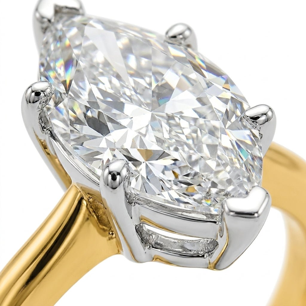 RM12604C-LD Marquise solitaire engagement ring macro-sparkle