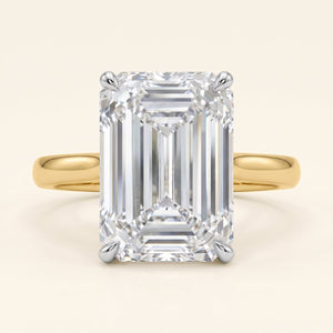 Emerald lab-grown diamond solitaire engagement ring, Yellow Gold, face-on detail macro