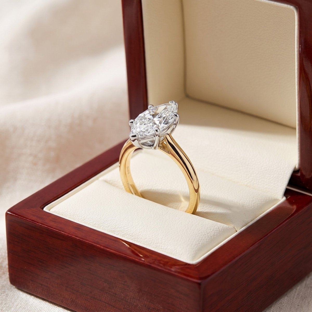 OPHELIA marquise lab-grown diamond ring in 14K two-tone gold, in cherry-wood box, approx. 1 ct center