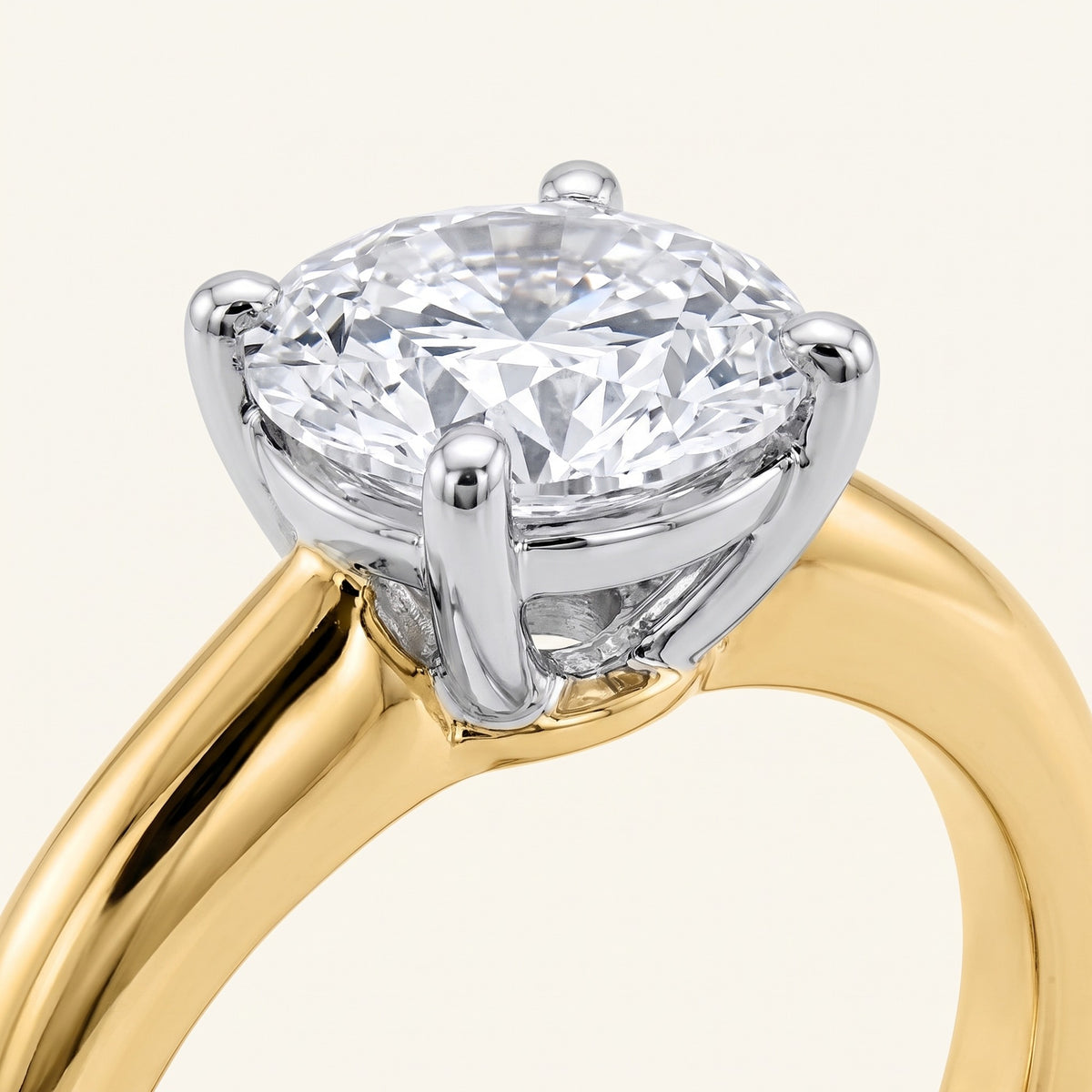 LOTTIE round lab-grown diamond ring in 10K two-tone gold, setting close-up, approx. 1 ct center