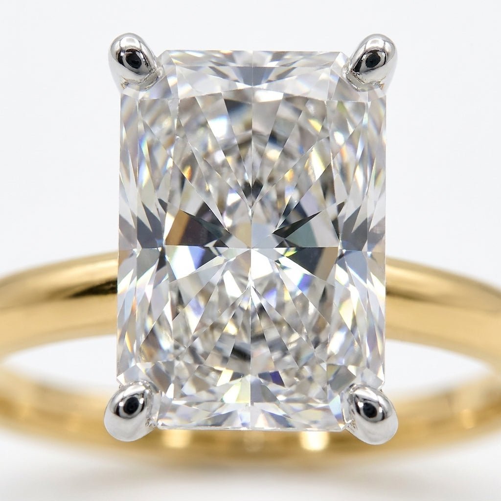 SOL-300RA-0LD Radiant solitaire engagement ring macro-sparkle