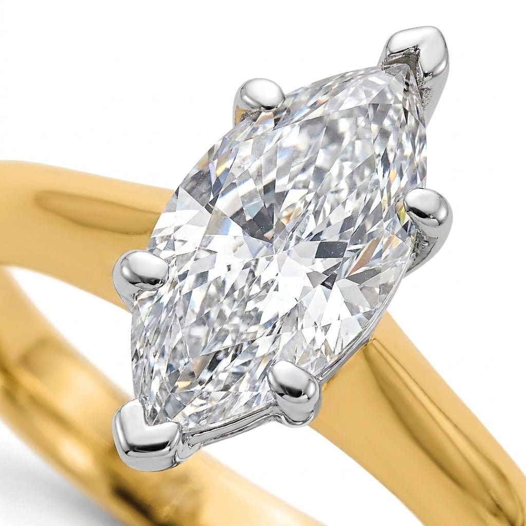 RM12603C-LD Round solitaire engagement ring macro-sparkle