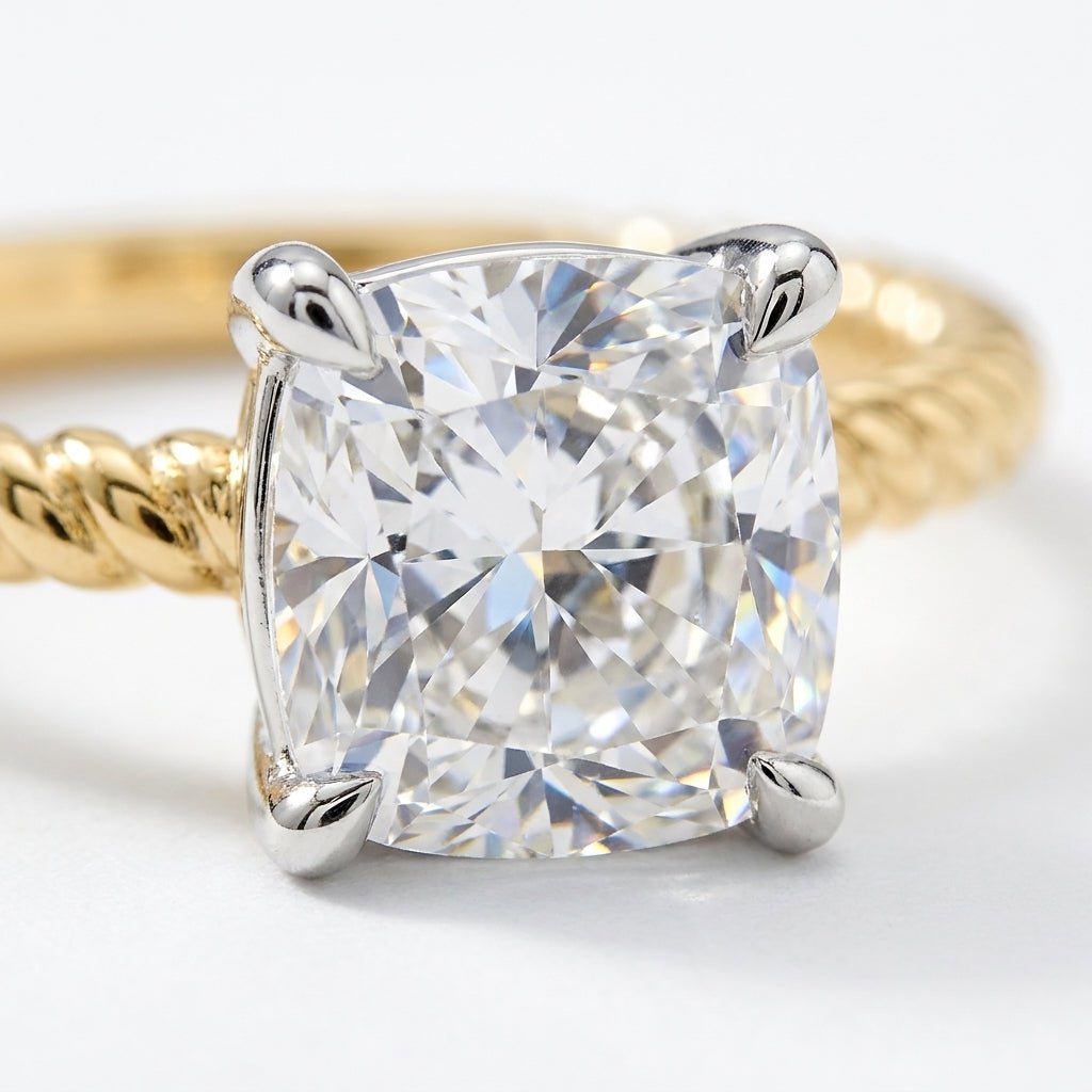 RM12987-150-LD Round solitaire engagement ring macro-sparkle