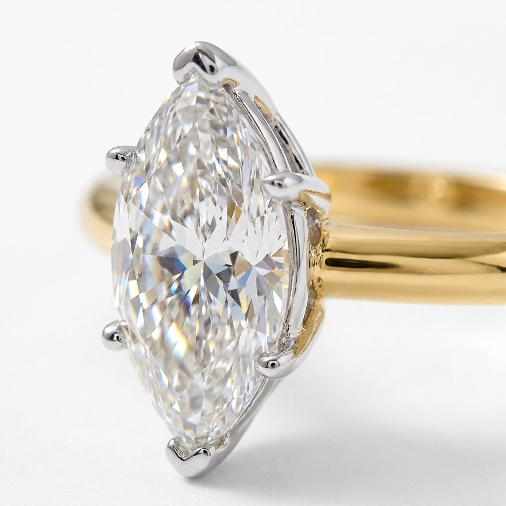 SOL-250MQ-0LD Marquise solitaire engagement ring macro-sparkle