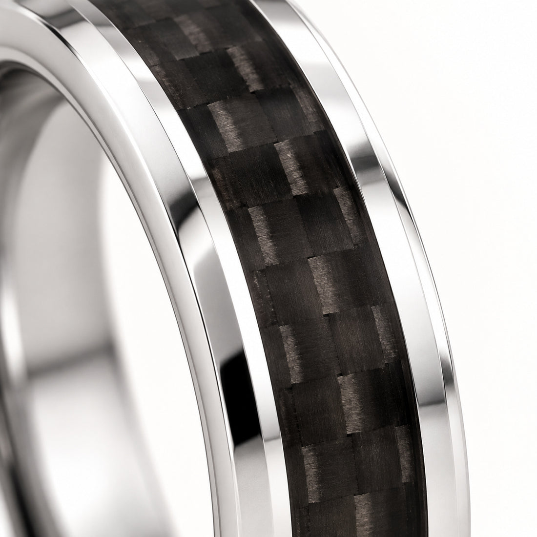 MAXIMA tungsten band with black carbon fiber, detail