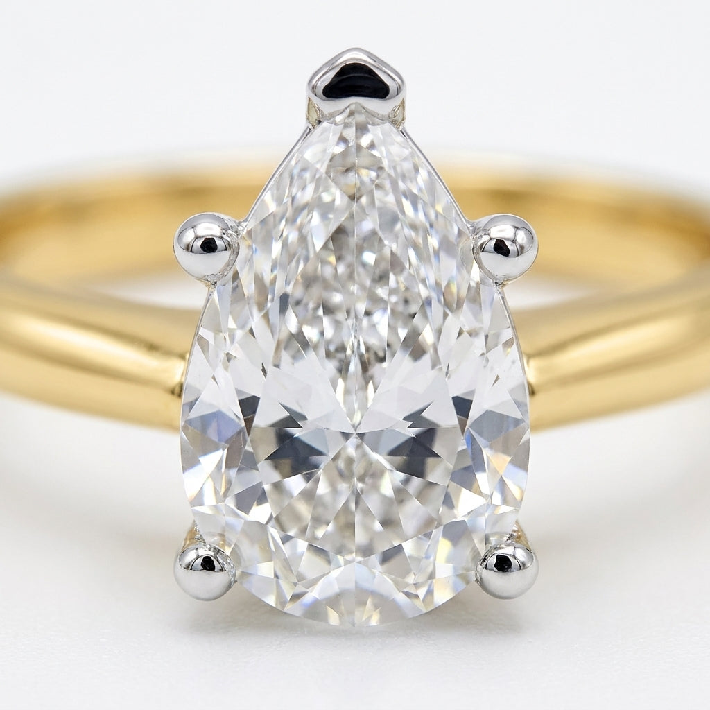 RM12569C-LD Round solitaire engagement ring macro-sparkle