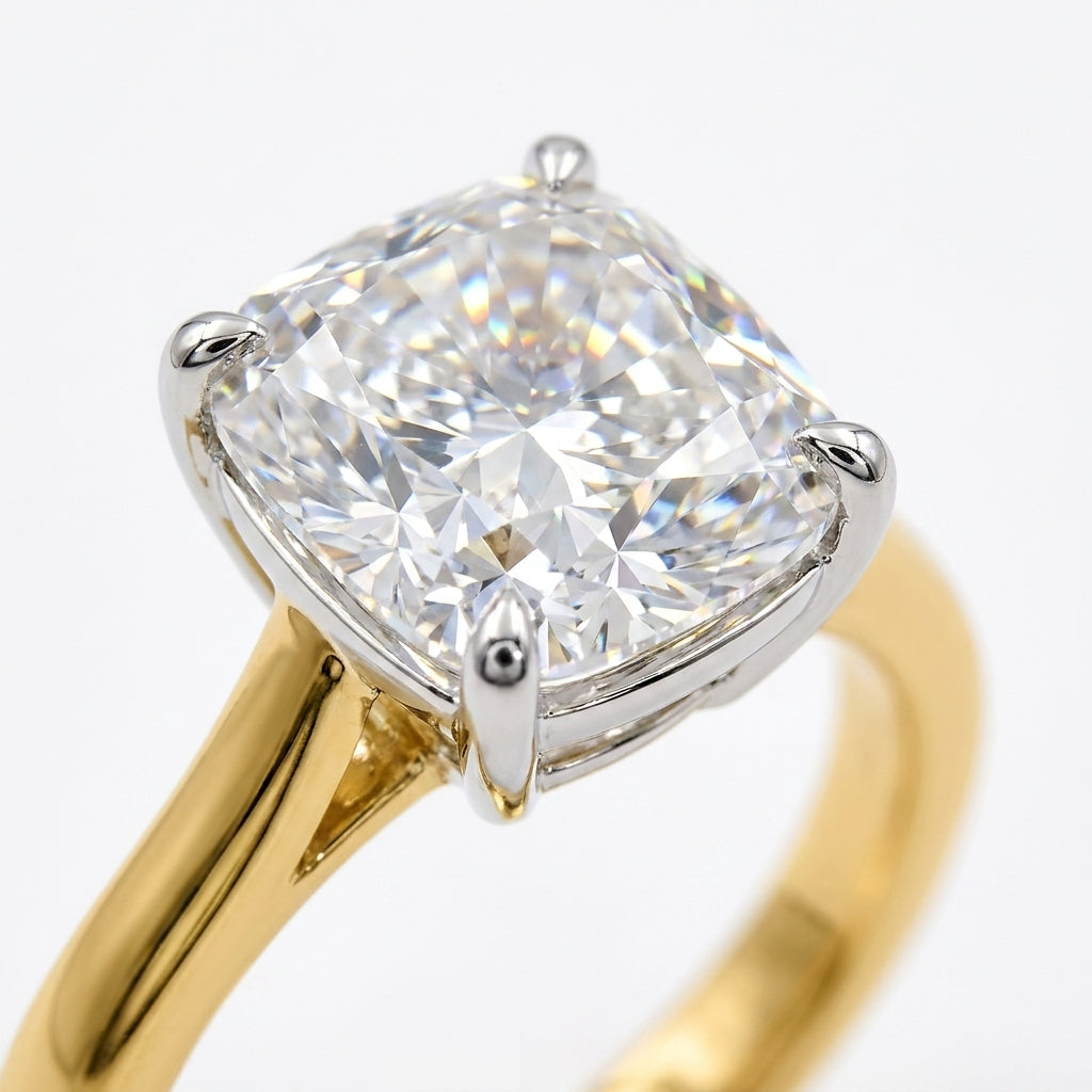 RM12980-150-LD Round solitaire engagement ring macro-sparkle