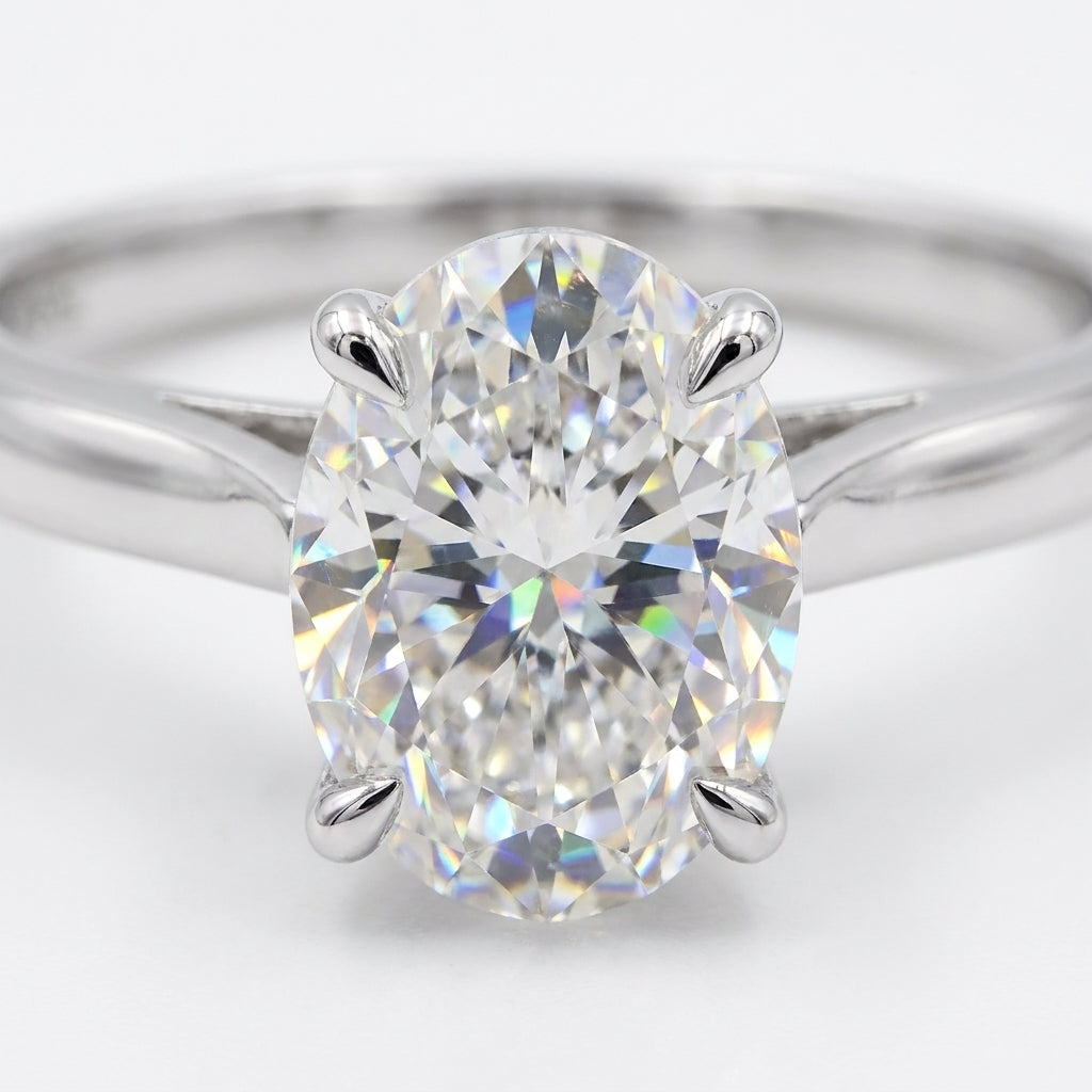 RM12984-150-WLD Round solitaire engagement ring macro-sparkle