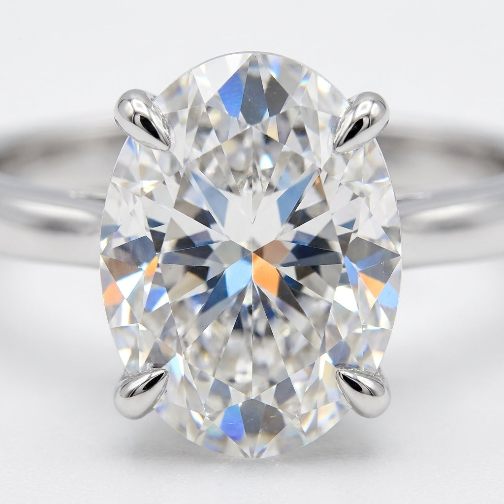 RM12984-300-WLD Round solitaire engagement ring macro-sparkle
