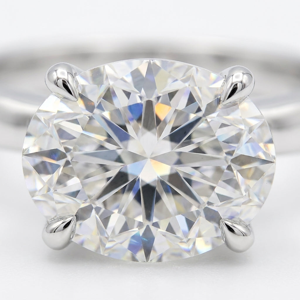 RM12984-350-WLD Round solitaire engagement ring macro-sparkle