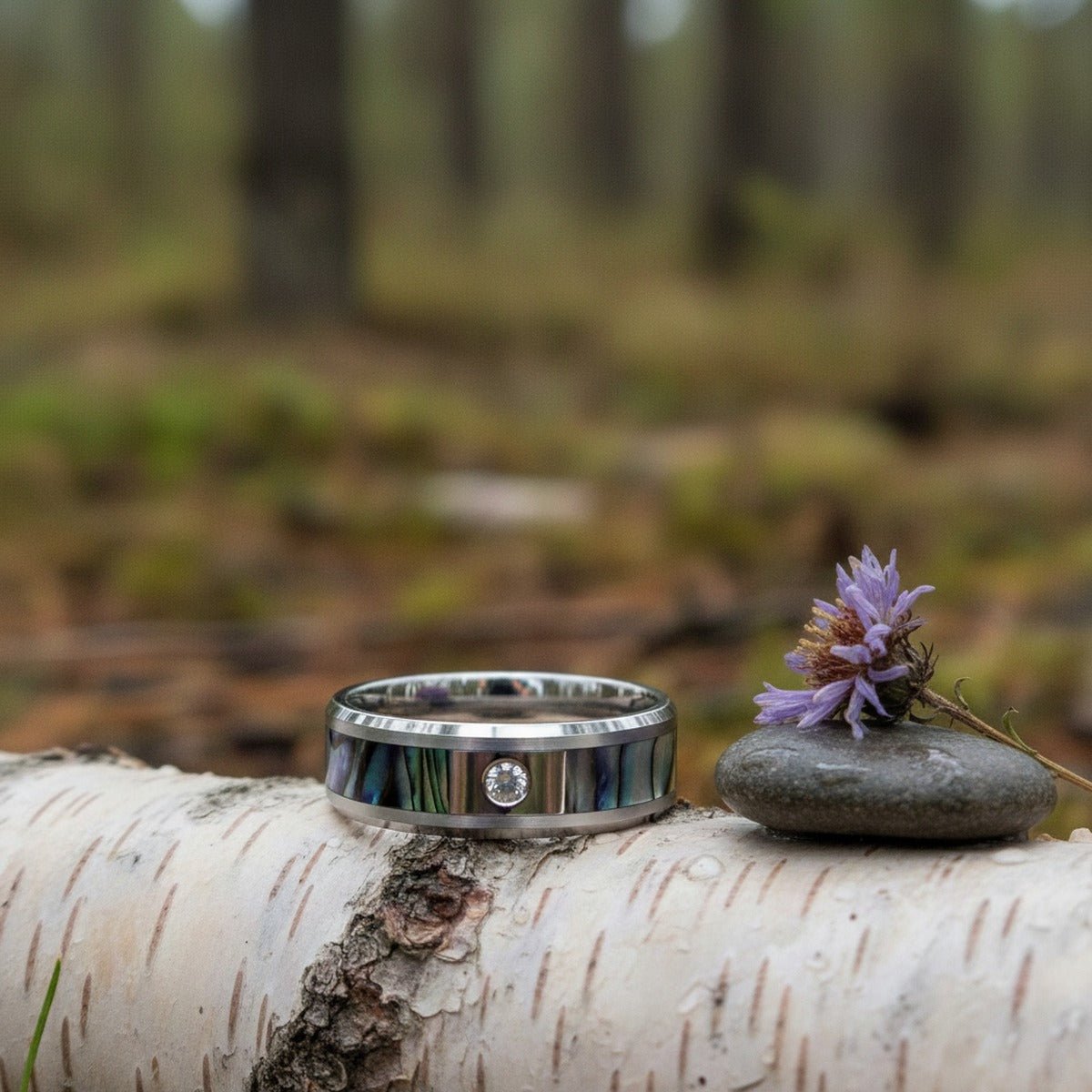 Aydins HONOLULU | Tungsten Ring, Mother of Pearl Inlay, Diamond, Beveled lifestyle scene, river birch bark